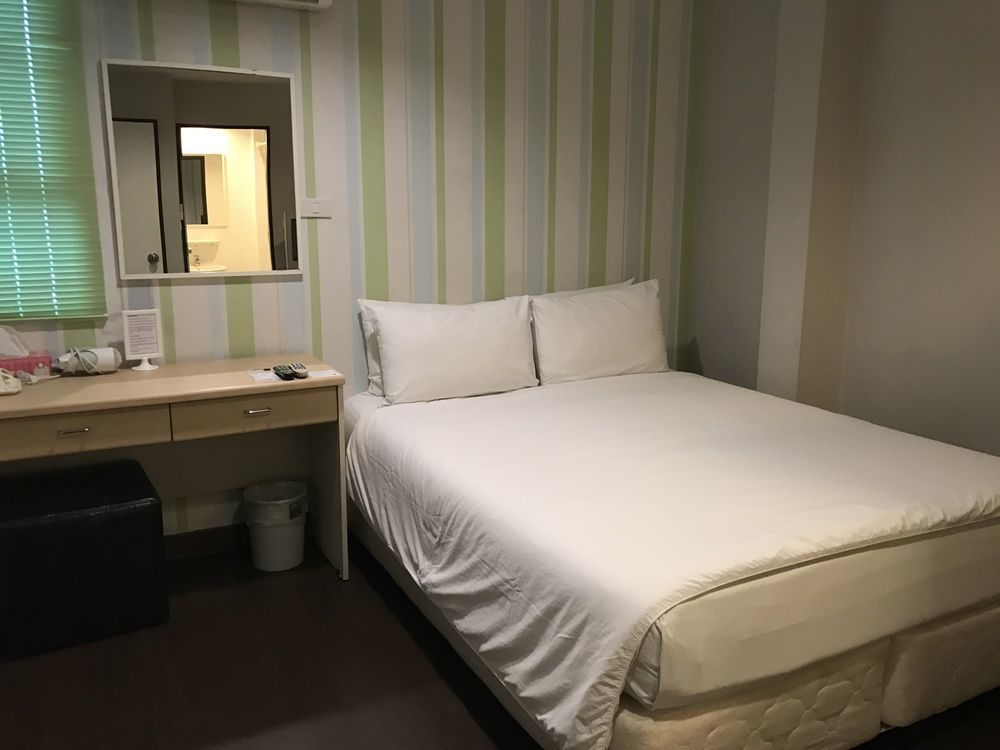 Urban House Hotel Банкок Екстериор снимка