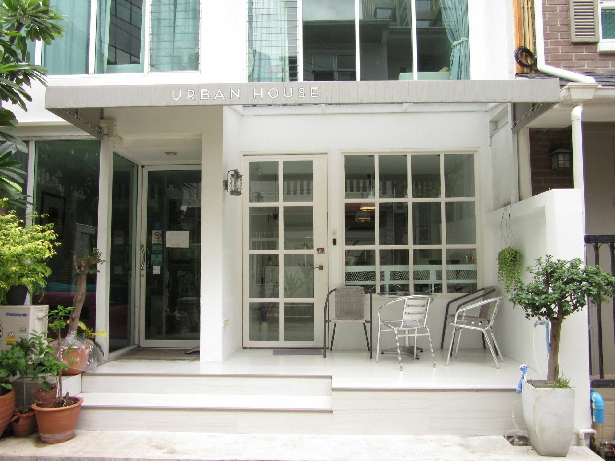 Urban House Hotel Банкок Екстериор снимка
