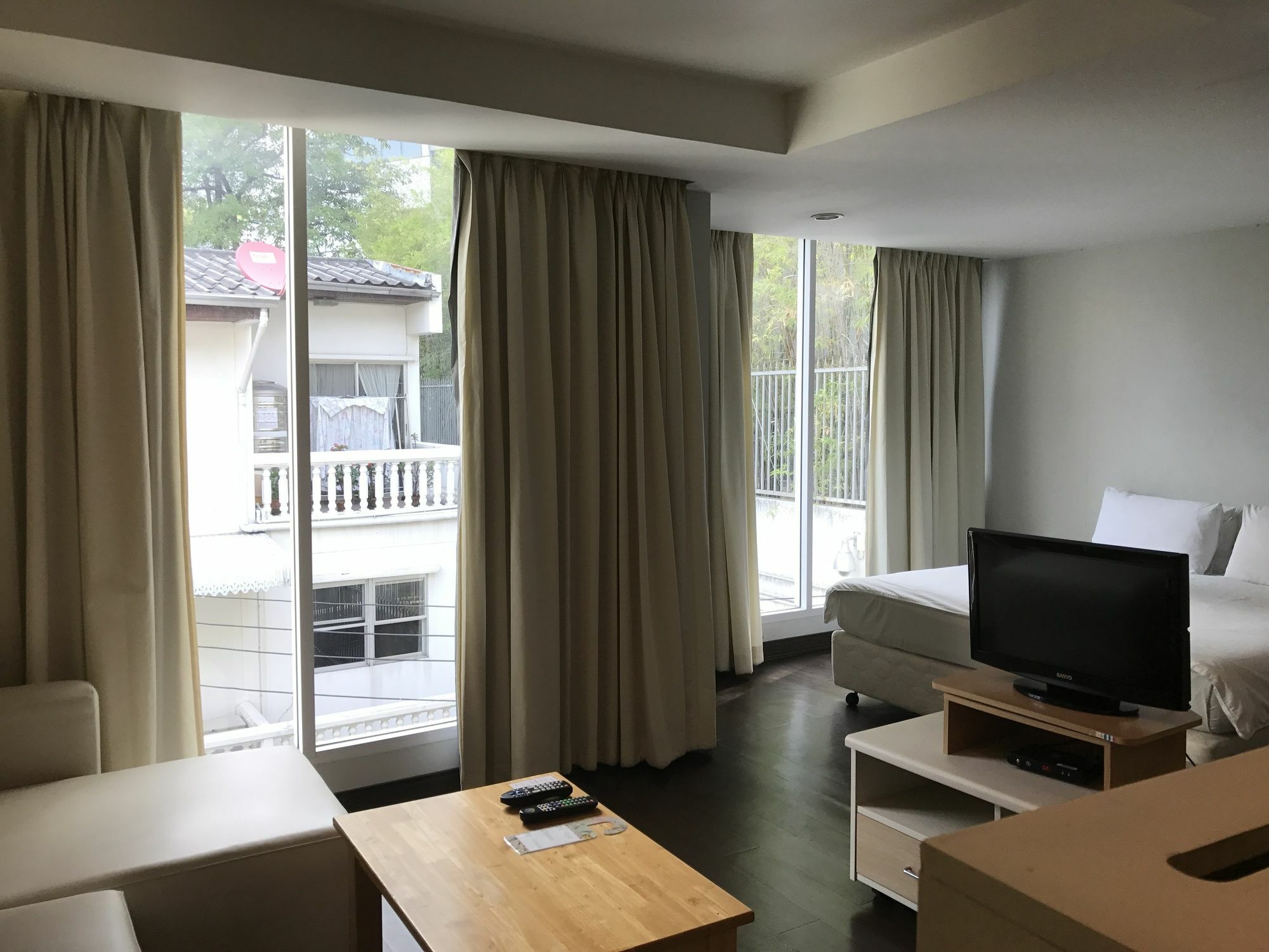 Urban House Hotel Банкок Екстериор снимка
