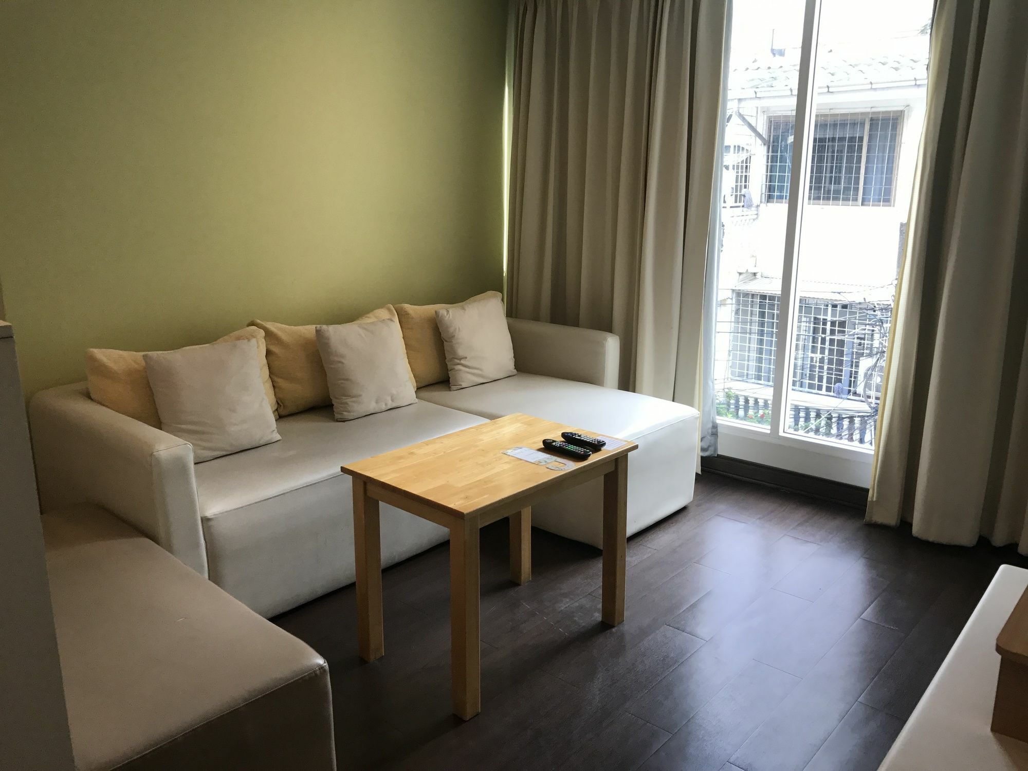 Urban House Hotel Банкок Екстериор снимка