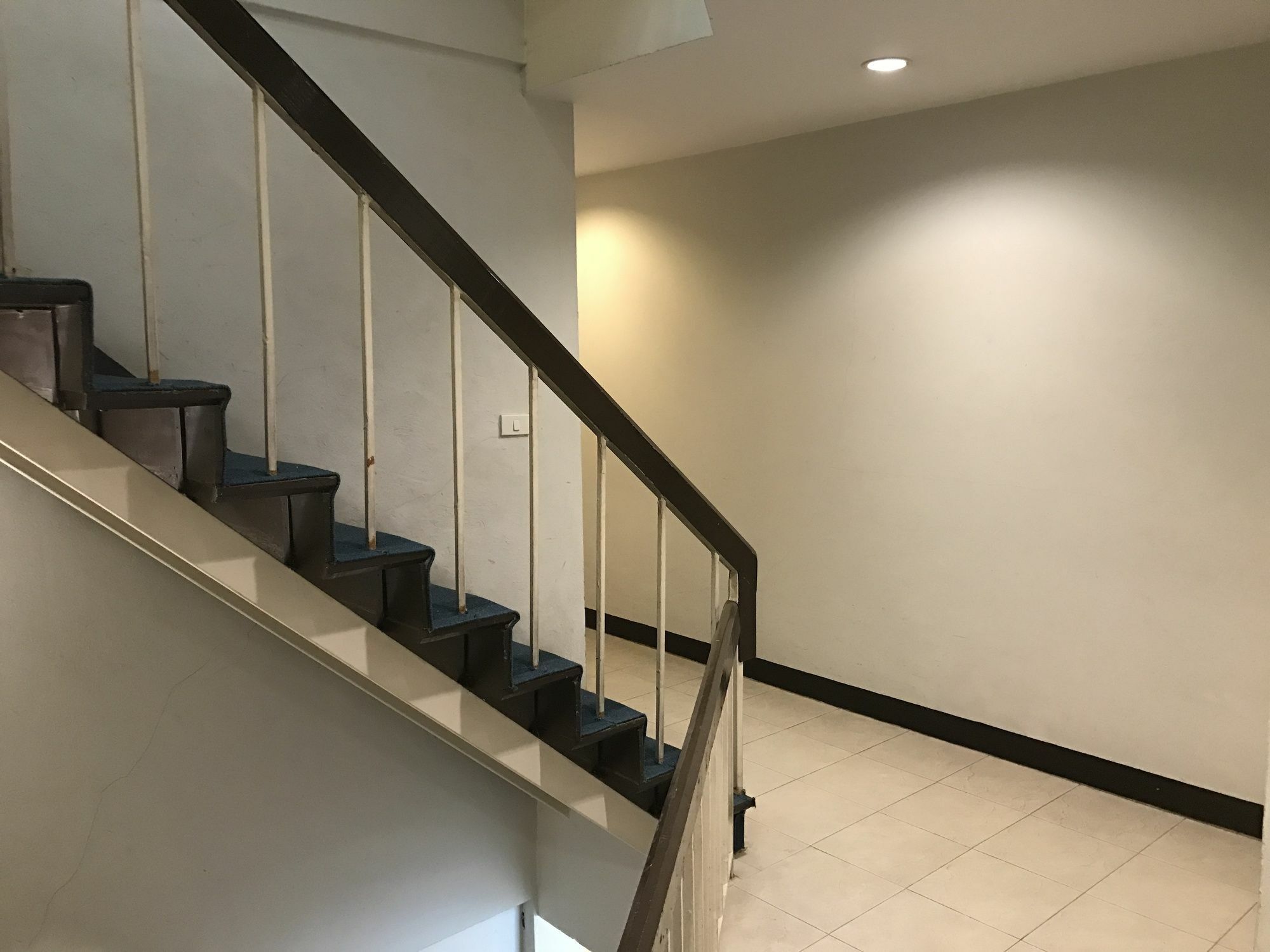 Urban House Hotel Банкок Екстериор снимка
