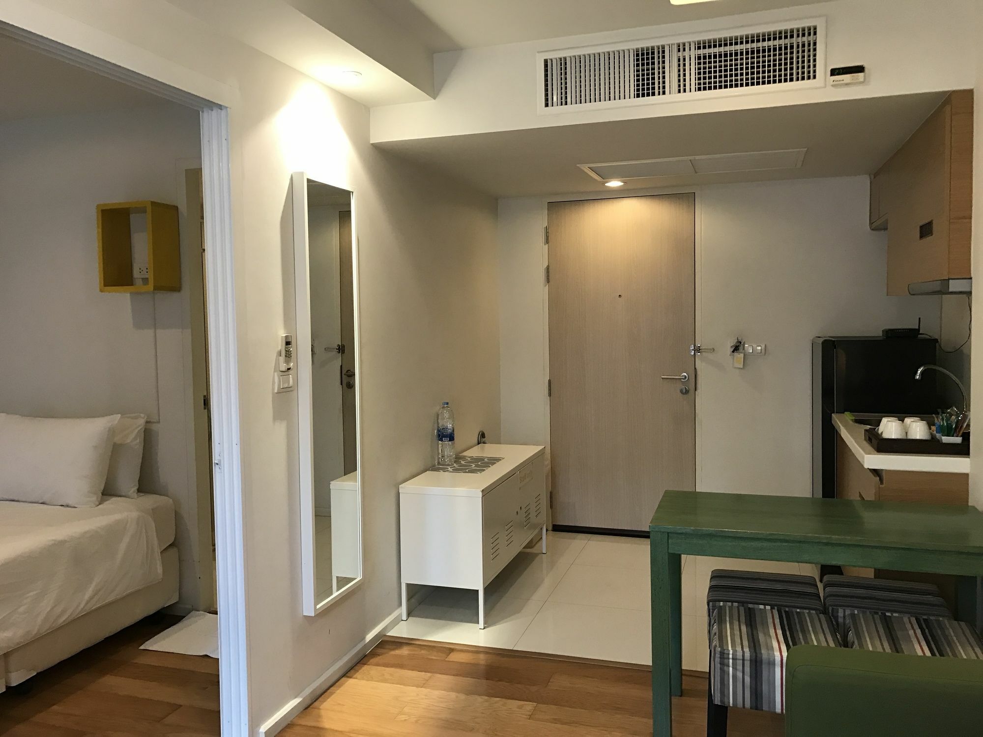 Urban House Hotel Банкок Екстериор снимка