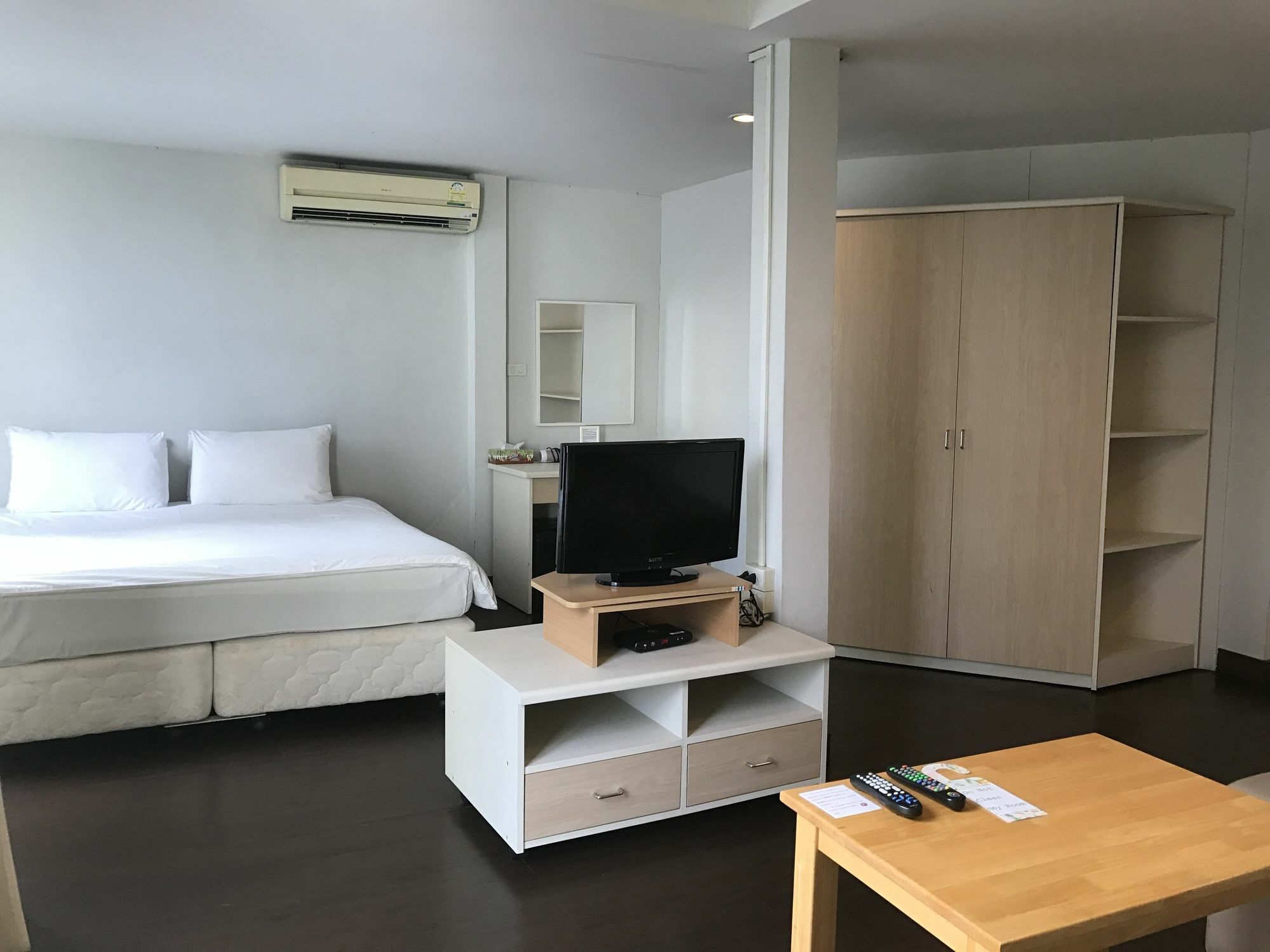 Urban House Hotel Банкок Екстериор снимка
