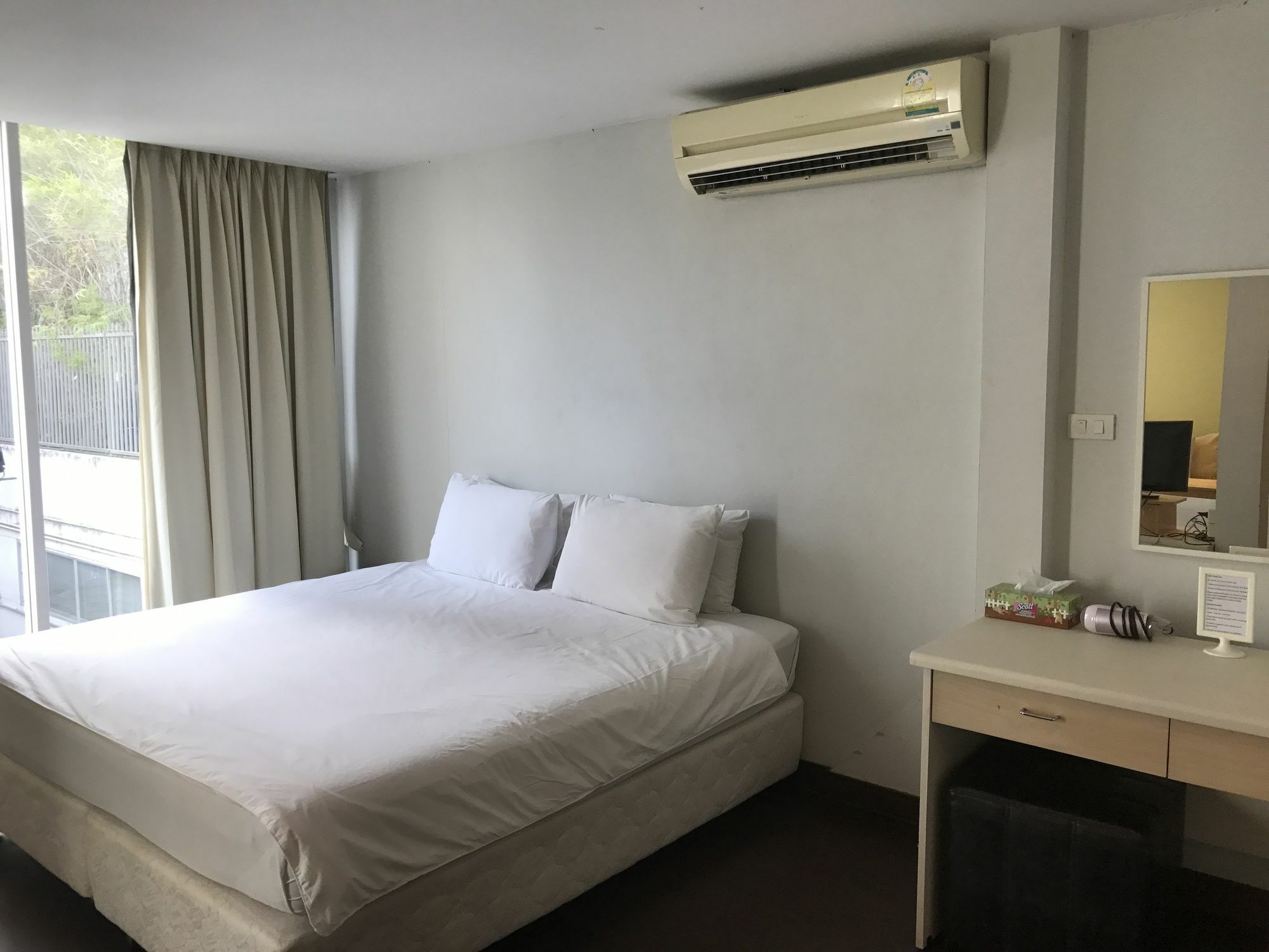 Urban House Hotel Банкок Екстериор снимка