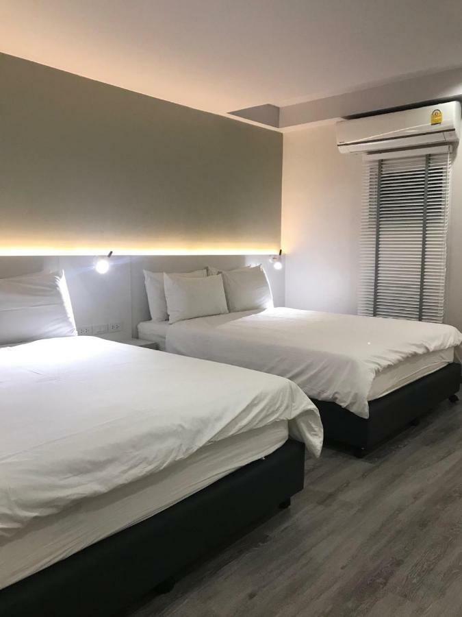 Urban House Hotel Банкок Екстериор снимка