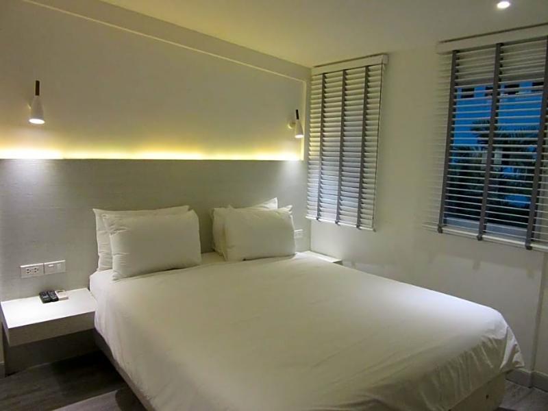 Urban House Hotel Банкок Екстериор снимка